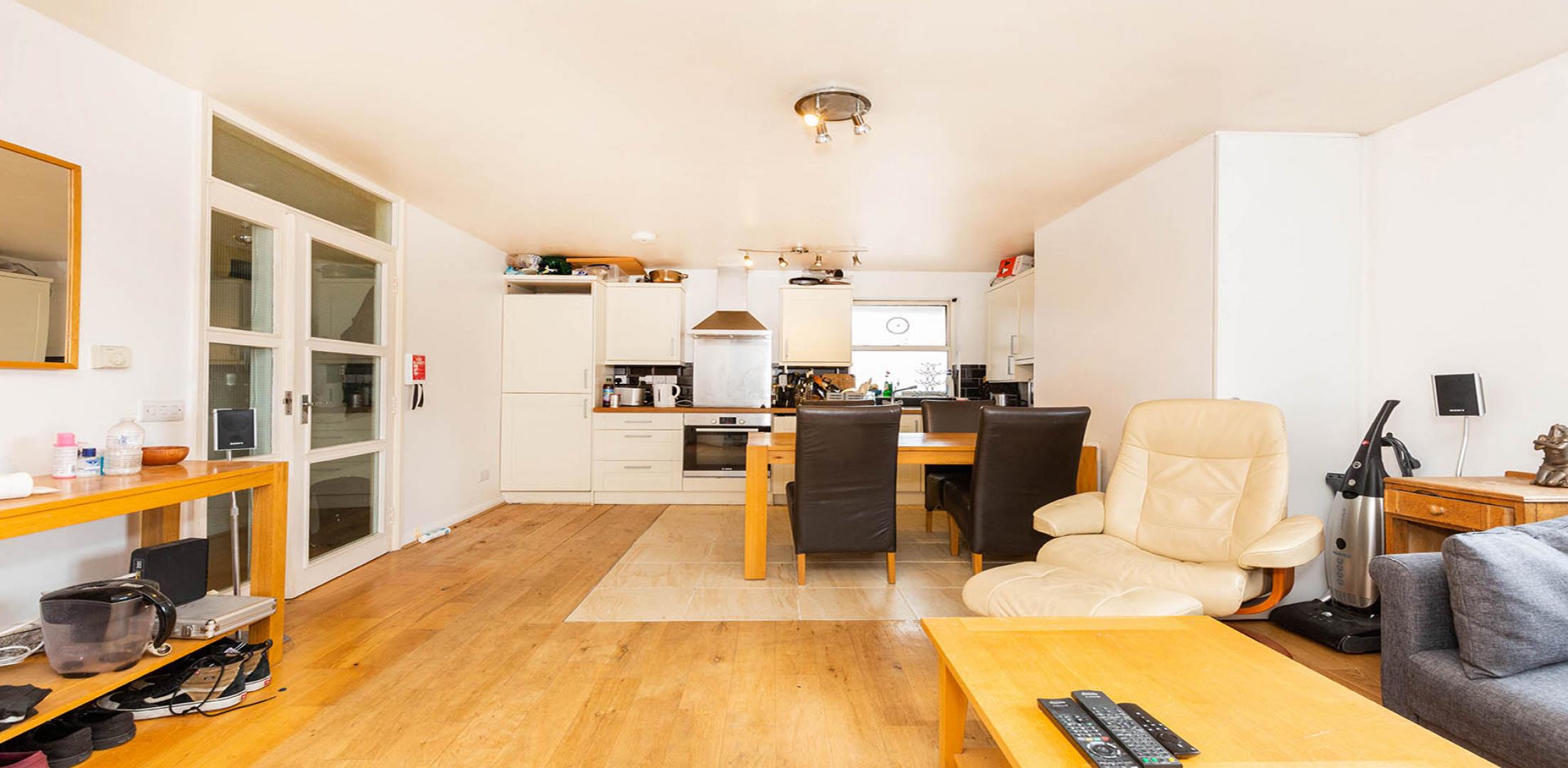 			2 Bedroom, 1 bath, 1 reception Flat			 West End Lane, WEST HAMPSTEAD
